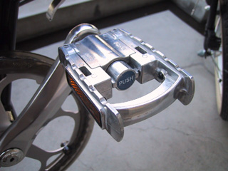 �y�_�����\�ƑS���֌W�����ł����A�W�J���́u�K�`�����I�v�Ƃ����������J���J�����đf�G