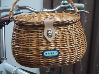 ���Ă���Ǝ��]�ԑ卑�I�����_�ɑz����y���Ă��܂������i�������s�������������ǁj